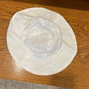 Carter's Just One You Baby Girls' eyelet Bucket Hat - White - size 12-18 months
